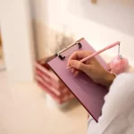 Llogar pel teu compte vs. Llogar amb professionals: què et convé més?